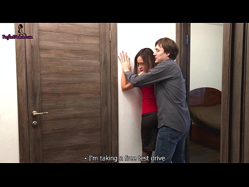 ❤️ სექსუალური რეალტორი ბინის გაყიდვისას სენსუალურად ირტყამს ფუსფულს და ეფიცება - კრემპაი ️ სუპერ პორნო პორნოში ka.pornado-co.ru ❤